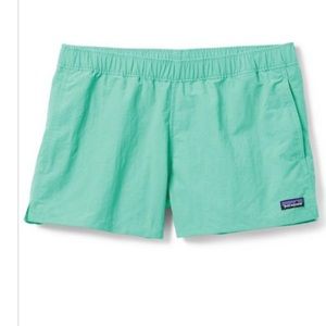 PATAGONIA - “BARELY BAGGIES SHORTS” size M
